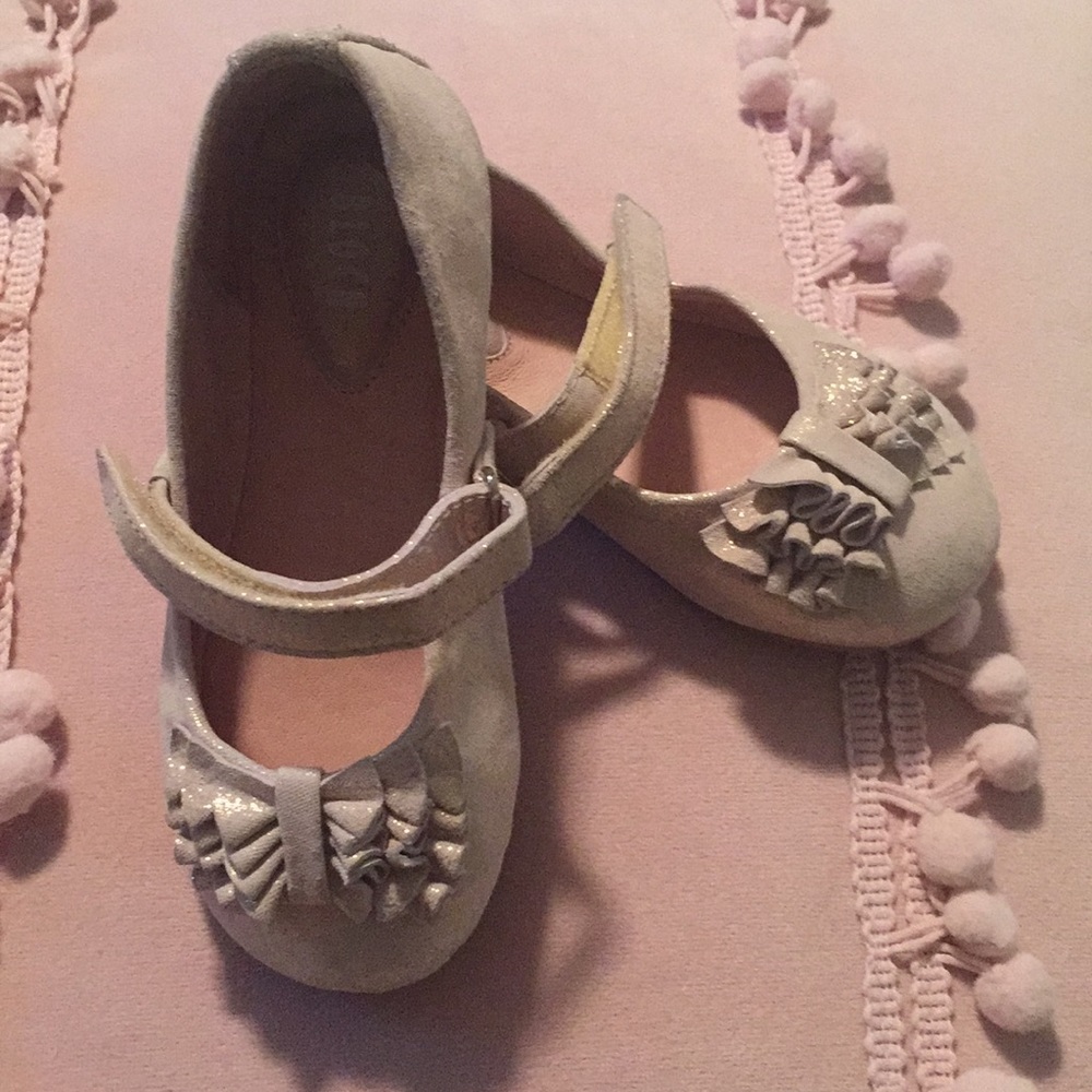 Bloch Toddler Mary Jane neutral gold size 23/ 6